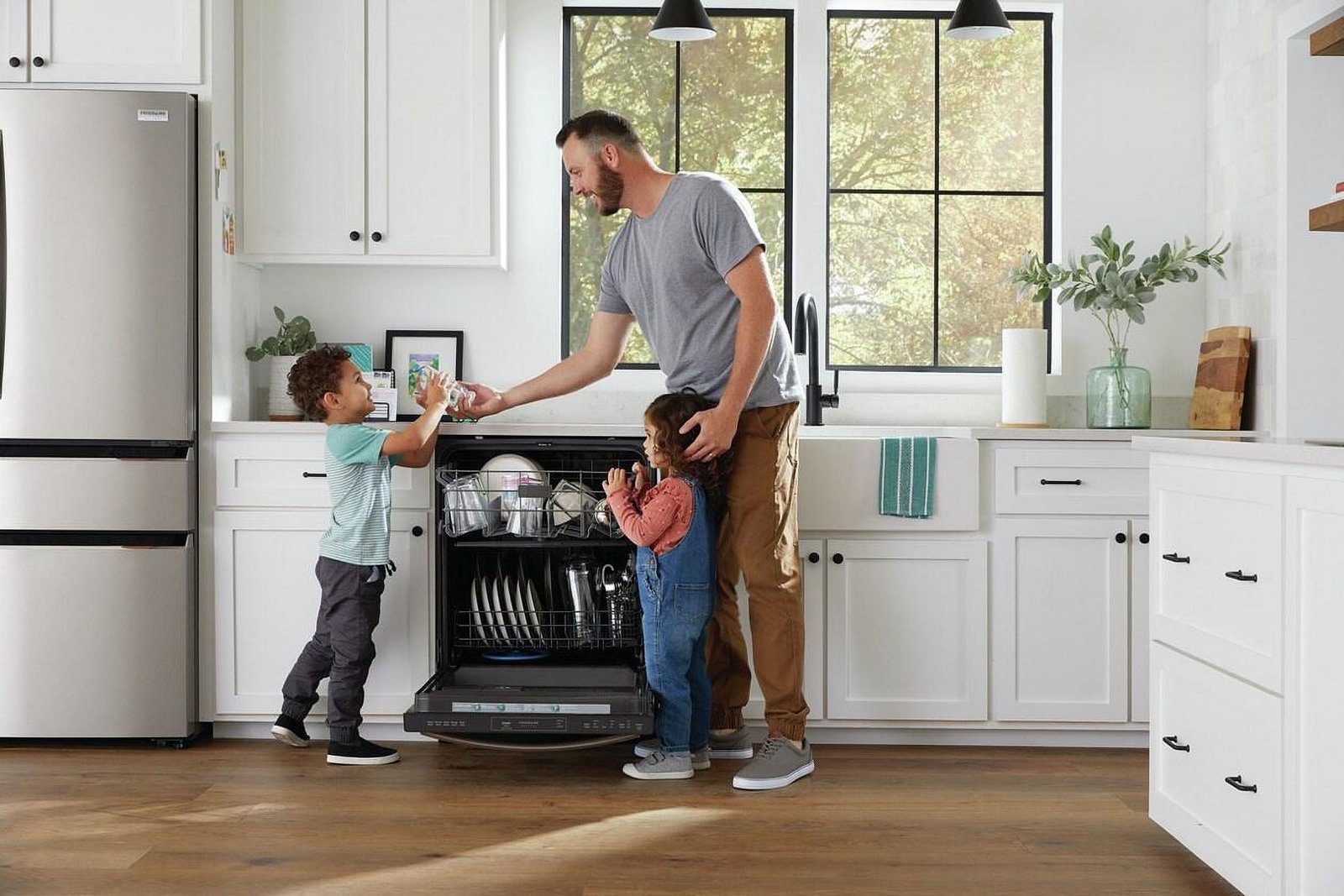 Frigidaire GDPH4515AF 24″ Built-In Dishwasher, Energy Star Certified, Top Control, Stainless Steel - Image 6
